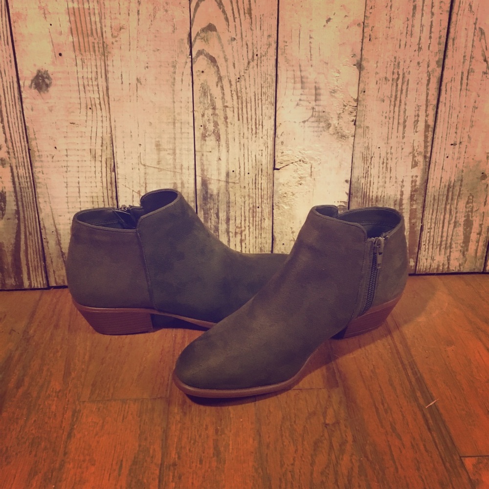 Olive booties